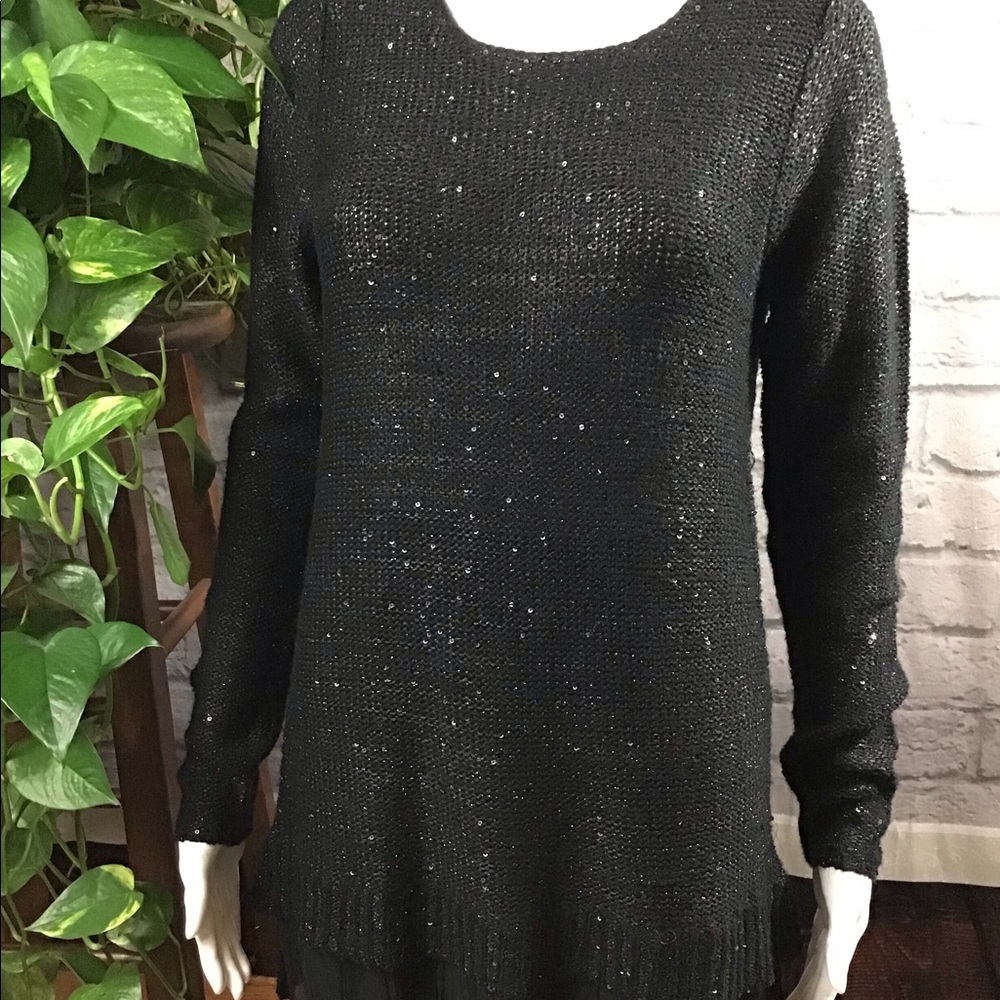 Soft & cozy black sequined stretch knit medium top